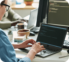 Persona programando